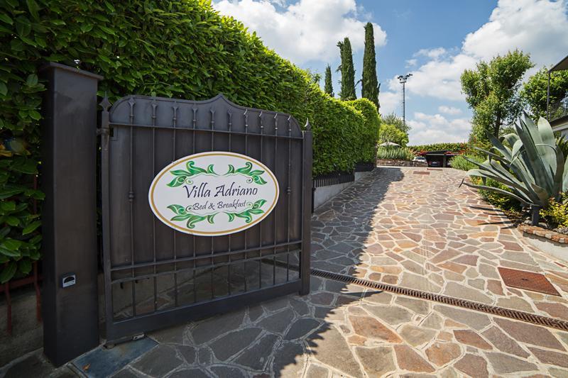 B&B Villa Adriano Desenzano del Garda Bagian luar foto