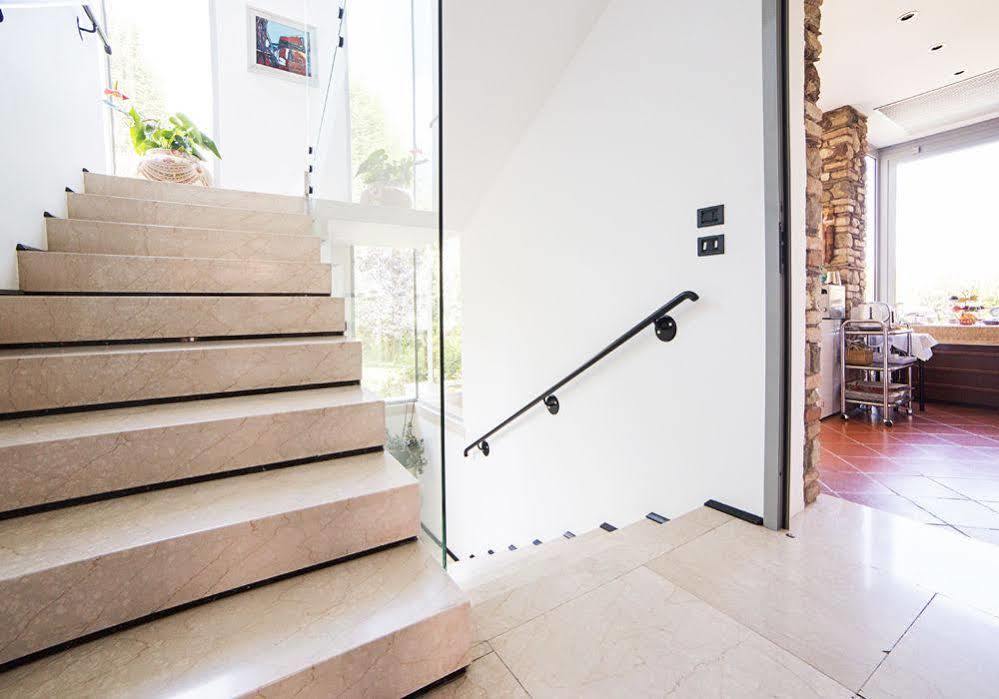 B&B Villa Adriano Desenzano del Garda Bagian luar foto
